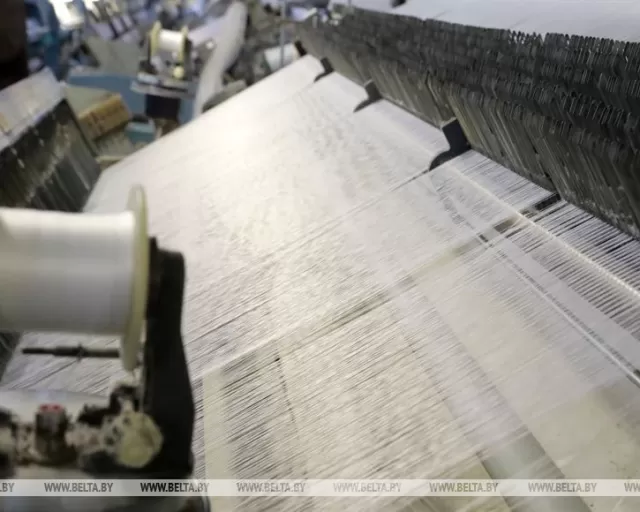 Журналисты БЕЛТА рассказали о производстве защитных повязок на «Моготекс»