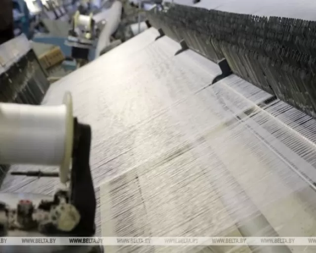 Журналисты БЕЛТА рассказали о производстве защитных повязок на «Моготекс»