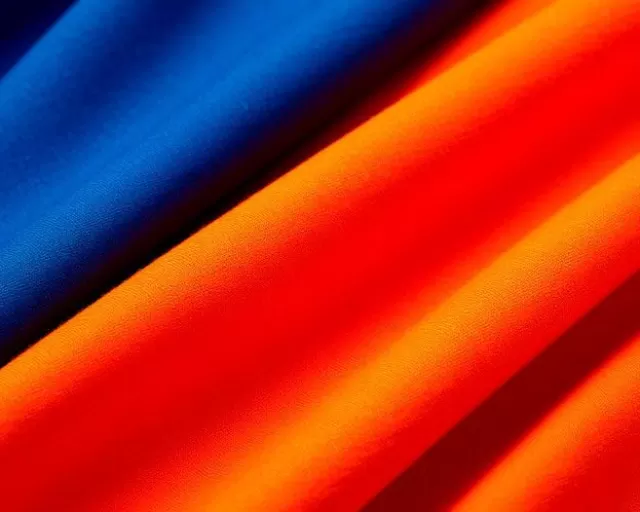 Огнестойкие ткани: Пропитки vs природные свойства (арамиды) — полное руководство