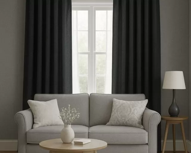 Какие шторы подойдут в спальню: стиль, цвет, материалы и примеры