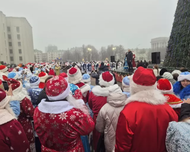 Автопарад "За рулем Дед Мороз"