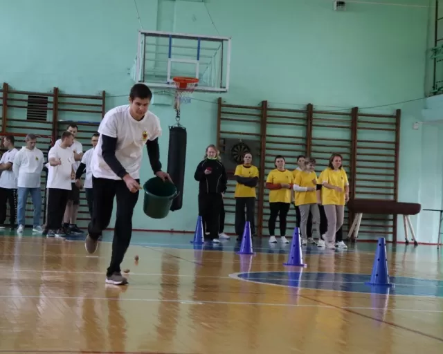 Спортивно-развлекательный праздник "Спортфест: семейные приключения"