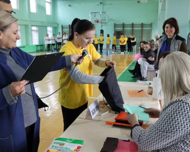 Спортивно-развлекательный праздник "Спортфест: семейные приключения"