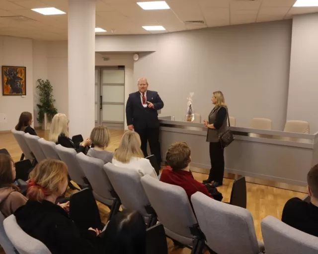 ОАО "Моготекс" передал в дар Музею Славы Могилевщины уникальное издание