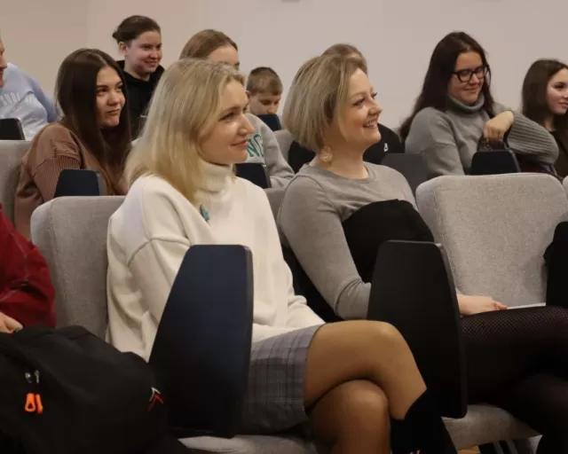 ОАО "Моготекс" передал в дар Музею Славы Могилевщины уникальное издание